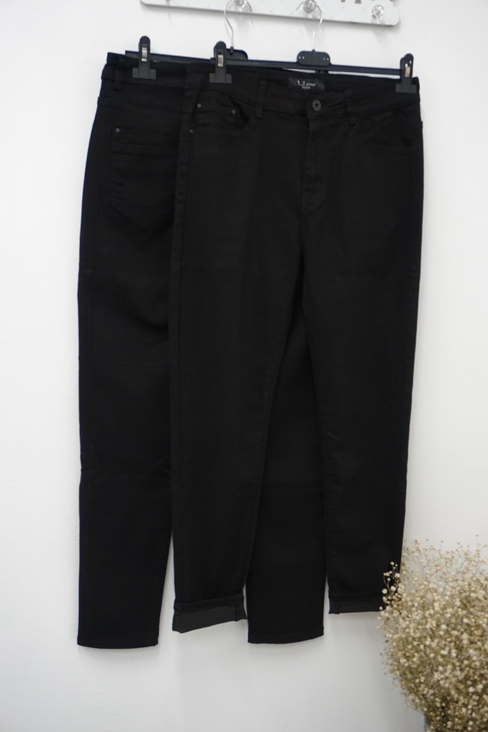 Čierne SLIM rifľové nohavice